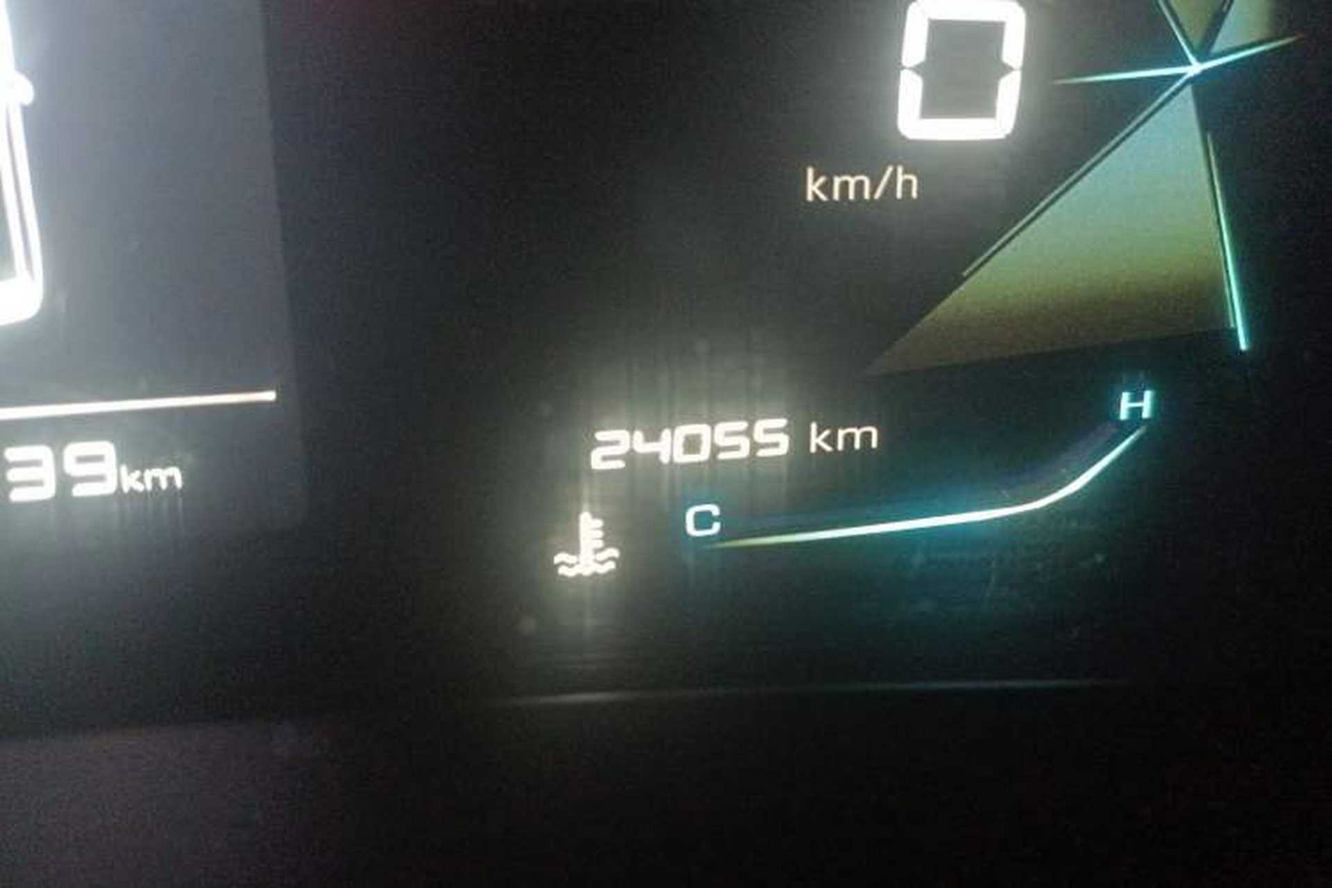 Used Baojun RC-5 2020 1.5L Manual Zhiyao Elite Edition Odometer Close Up