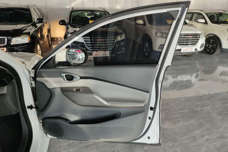 Used Baojun RC-5 2020 1.5L Manual Zhiyao Elite Edition Right Front Door Interior