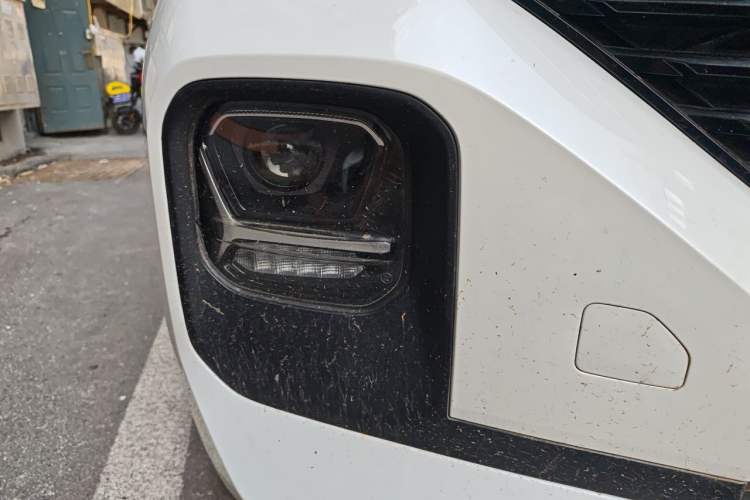 Used Baojun RC-5 2020 RC-5W 1.5L Manual Zhizhao Elite Edition Right Front Headlight