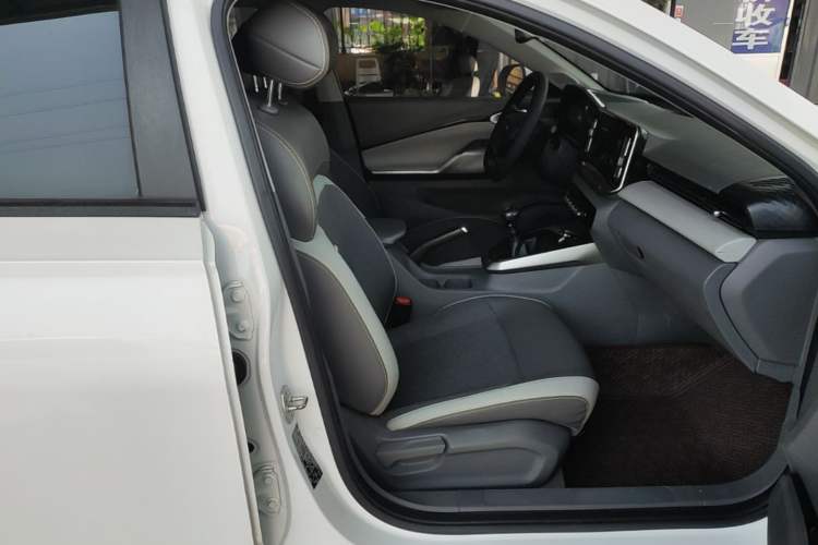Used Baojun RC-5 2020 1.5L Manual Smart Luxury Edition Right Front Seat