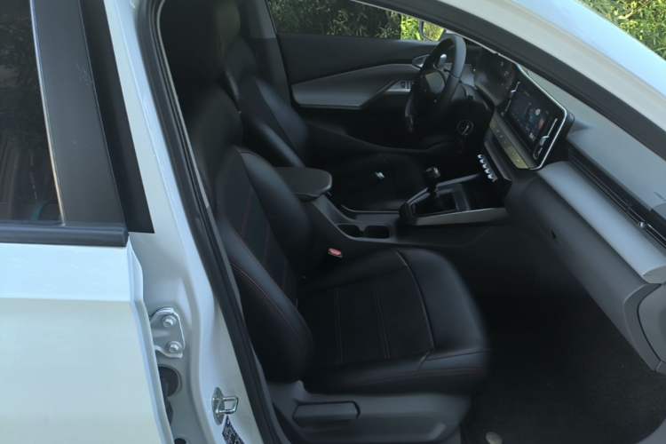 Used Baojun RC-5 2020 1.5L Manual Zhiyao Elite Edition Right Front Seat