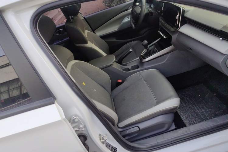 Used Baojun RC-5 2020 1.5L Manual Smart Luxury Edition Right Front Seat
