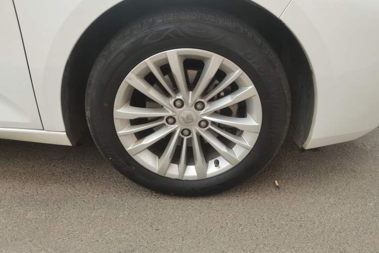 Used Baojun RC-5 2020 RC-5W 1.5T CVT Smart Shine Prestige Model Right Front Wheel Hub