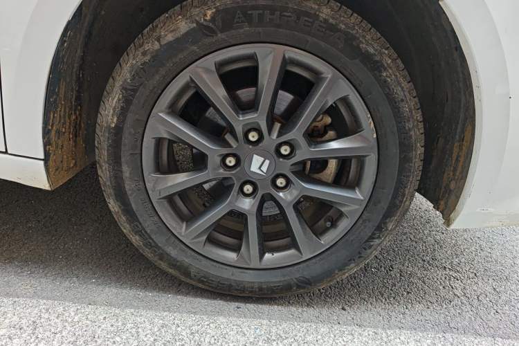 Used Baojun RC-5 2020 RC-5W 1.5L Manual Zhizhao Elite Edition Right Front Wheel Hub