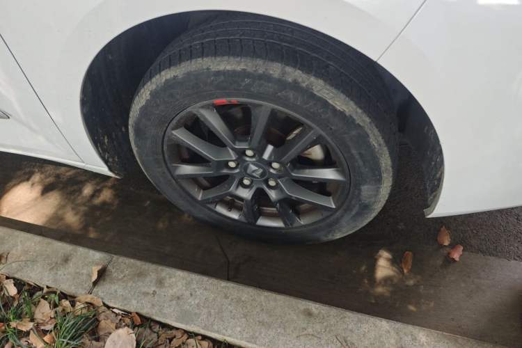 Used Baojun RC-5 2020 1.5L Manual Zhiyao Elite Edition Right Front Wheel Hub
