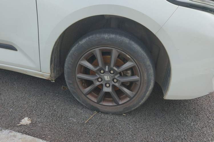 Used Baojun RC-5 2020 RC-5W 1.5L Manual Zhizhao Elite Edition Right Front Wheel Hub