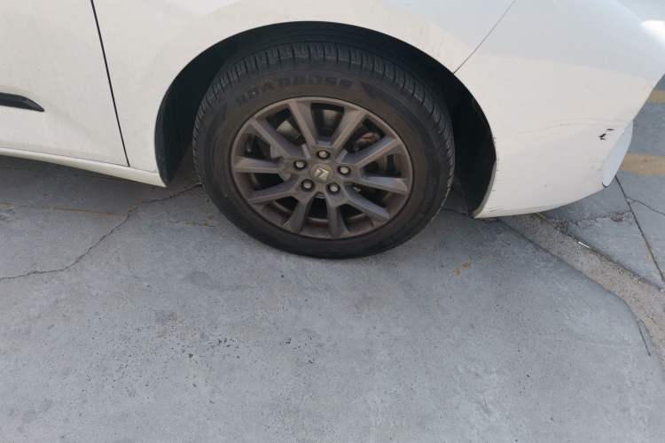 Used Baojun RC-5 2020 1.5L Manual Smart Luxury Edition Right Front Wheel Hub
