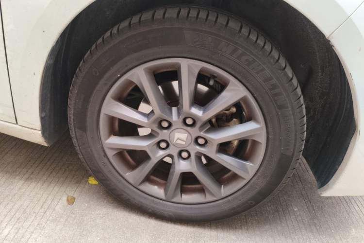 Used Baojun RC-5 2020 1.5L CVT Smart Elite Edition Right Front Wheel Hub