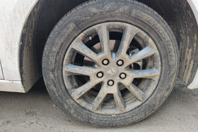 Used Baojun RC-5 2020 RC-5W 1.5L Manual Zhizhao Elite Edition Right Front Wheel Hub