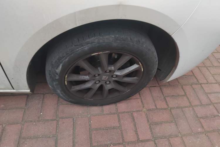 Used Baojun RC-5 2020 RC-5W 1.5L Manual Zhizhao Elite Edition Right Front Wheel Hub