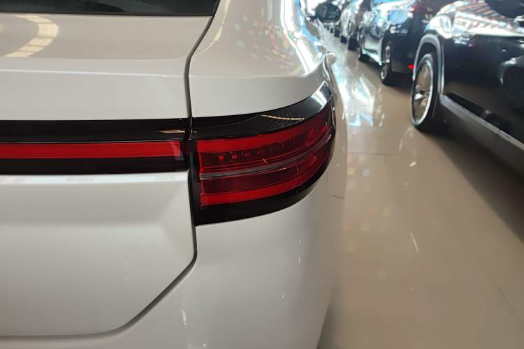 Used Baojun RC-5 2020 1.5T CVT Smart Shine Flagship Edition Right Rear Taillight