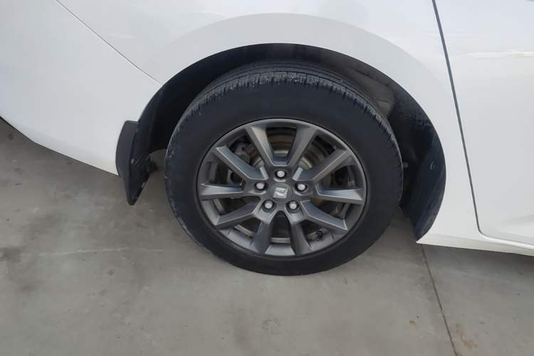 Used Baojun RC-5 2020 1.5L Manual Smart Luxury Edition Right Rear Wheel Hub