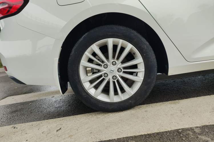 Used Baojun RC-5 2020 1.5T CVT Smart Luxury Edition Right Rear Wheel Hub
