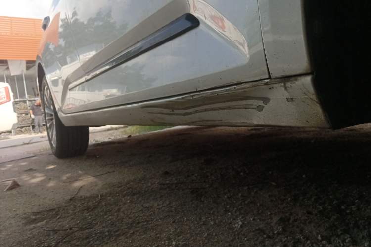 Used Baojun RC-5 2020 1.5T CVT Smart Shine Prestige Edition Right Side Sill