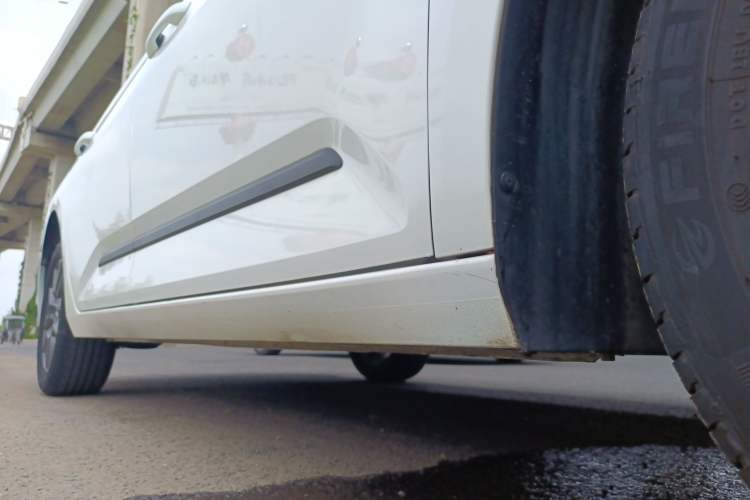 Used Baojun RC-5 2020 1.5L CVT Smart Elite Edition Right Side Sill