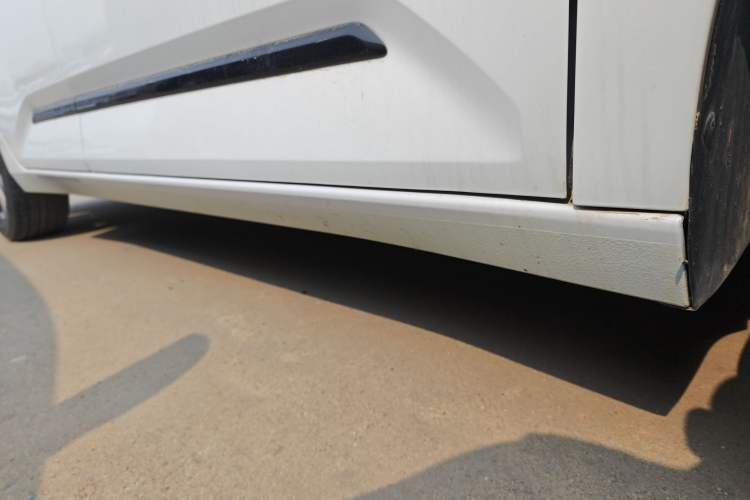 Used Baojun RC-5 2020 1.5L Manual Smart Luxury Edition Right Side Sill