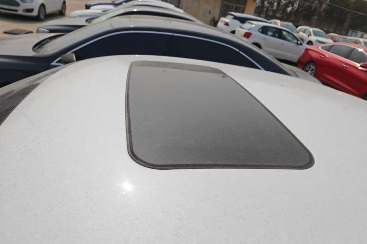 Used Baojun RC-5 2020 1.5L Manual Smart Luxury Edition Roof