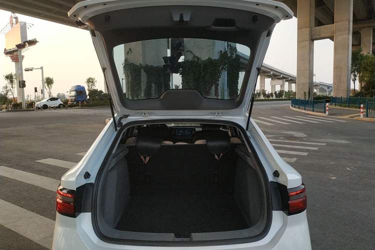 Used Baojun RC-5 2020 1.5L CVT Smart Elite Edition Trunk