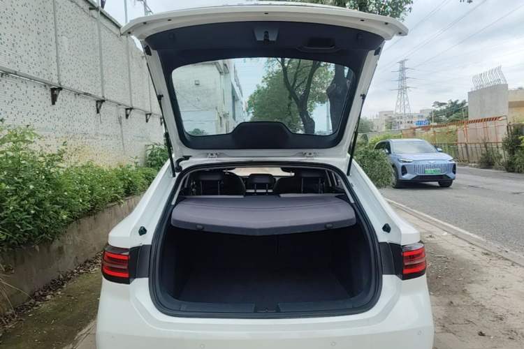 Used Baojun RC-5 2020 1.5T CVT Smart Shine Prestige Edition Trunk
