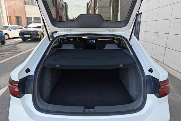 Used Baojun RC-5 2020 1.5L Manual Zhiyao Elite Edition Trunk