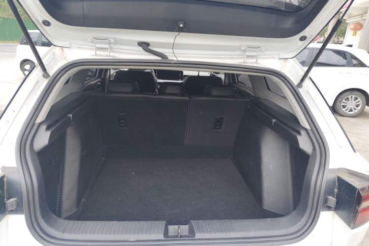 Used Baojun RC-5 2020 RC-5W 1.5T CVT Smart Luxury Edition Trunk