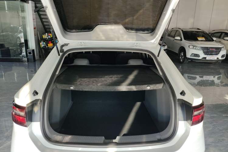 Used Baojun RC-5 2020 1.5L Manual Zhiyao Elite Edition Trunk