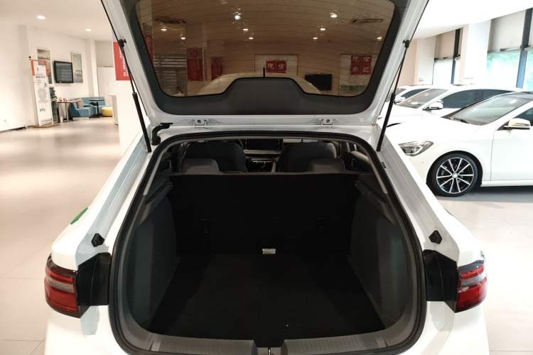 Used Baojun RC-5 2020 1.5L CVT Smart Elite Edition Trunk
