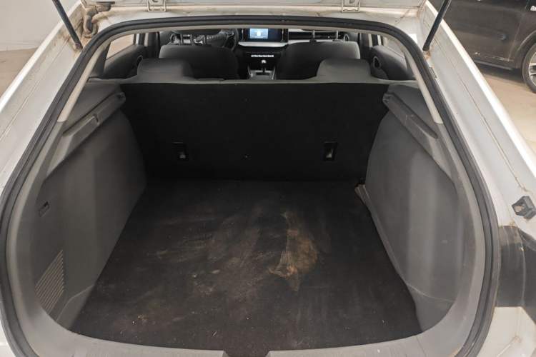 Used Baojun RC-5 2020 1.5L Manual Zhiyao Elite Edition Trunk