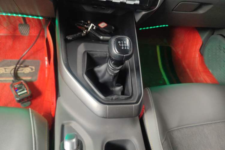 Used Baojun RC-5 2020 1.5T Manual Smart Luxury Edition Gear Lever