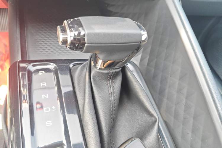 Used Baojun RC-5 2020 1.5T CVT Smart Shine Prestige Edition Gear Lever