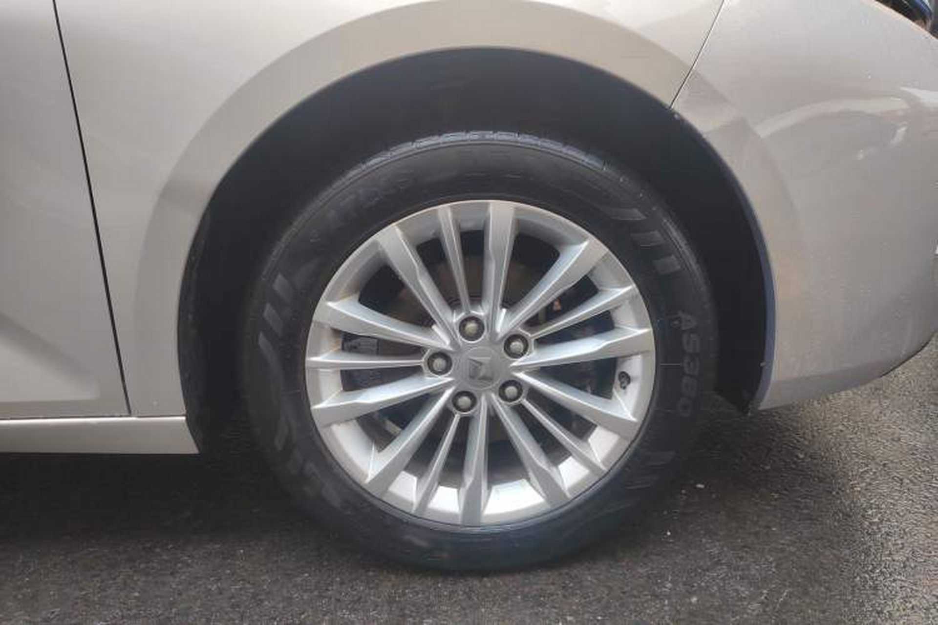 Used Baojun RC-5 2020 1.5T Manual Smart Luxury Edition Right Rear Wheel Hub