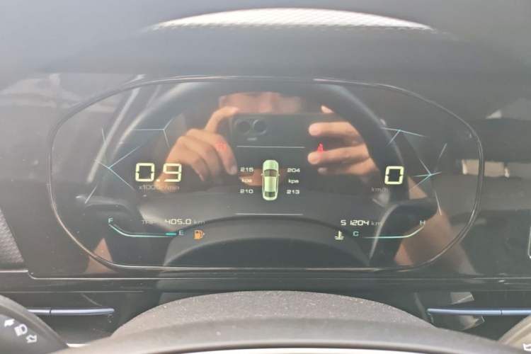 Used Baojun RC-6 2019 1.5T Manual Elite Version with 24-Hour Online Service Odometer Close Up