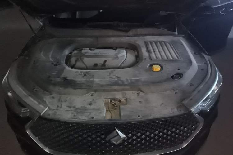 Used Baojun RC-6 2019 1.5T Manual 24-Hour Online Luxury Version Engine Bay