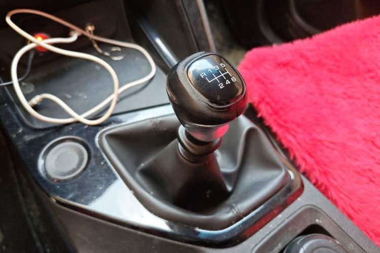 Used Baojun RC-6 2019 1.5T Manual Elite Version with 24-Hour Online Service Gear Lever
