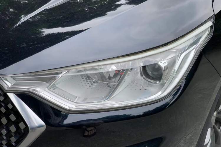 Used Baojun RC-6 2019 1.5T CVT Elite Version with 24-Hour Online Service Left Front Headlight