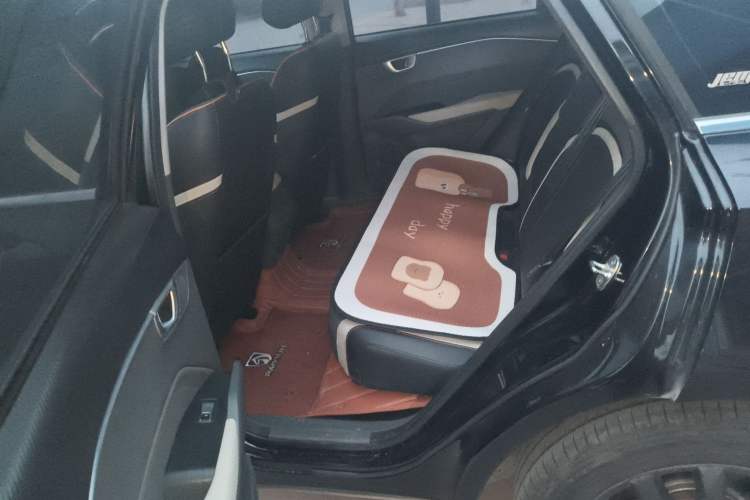 Used Baojun RC-6 2019 1.5T Manual 24-Hour Online Luxury Version Left Rear Seat