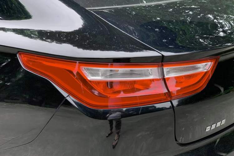 Used Baojun RC-6 2019 1.5T CVT Elite Version with 24-Hour Online Service Left Rear Taillight