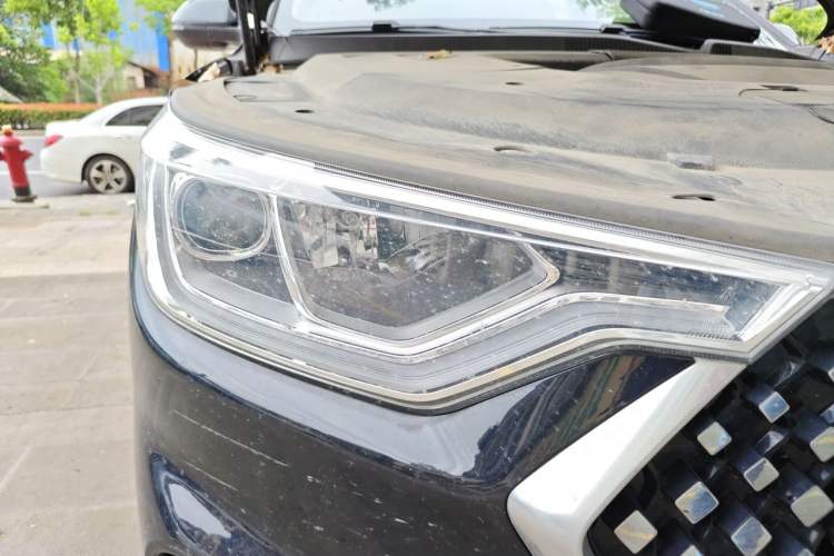 Used Baojun RC-6 2019 1.5T CVT 24-Hour Online Luxury Edition Right Front Headlight