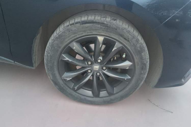 Used Baojun RC-6 2019 1.5T Manual 24-Hour Online Luxury Version Right Front Wheel Hub