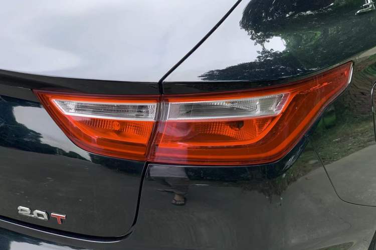 Used Baojun RC-6 2019 1.5T CVT Elite Version with 24-Hour Online Service Right Rear Taillight