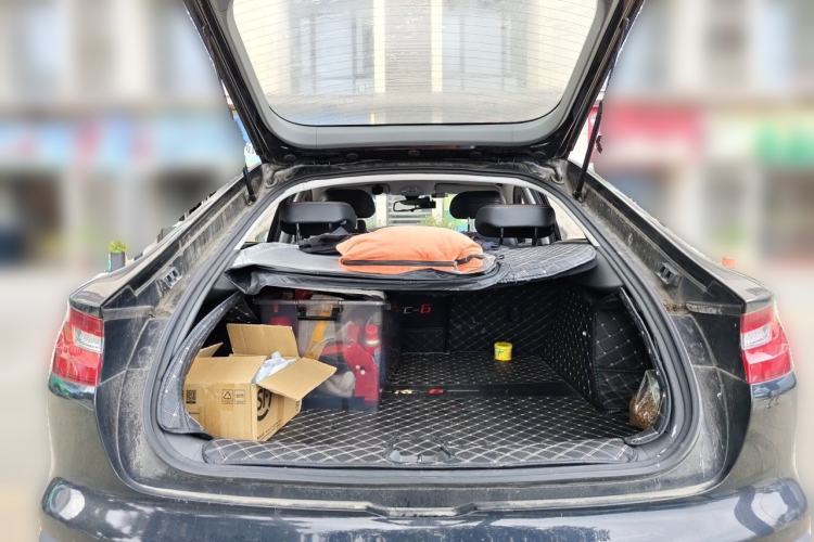 Used Baojun RC-6 2019 1.5T CVT 24-Hour Online Luxury Edition Trunk