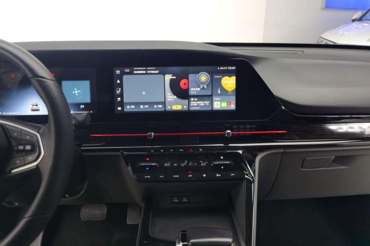 Used Baojun RC-6 2019 1.5T CVT 24-Hour Online Prestige Edition Audio And AC Panel
