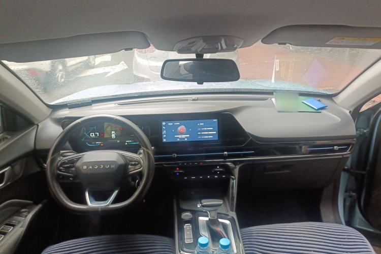Used Baojun RC-6 2019 1.5T CVT Elite Version with 24-Hour Online Service Center Console