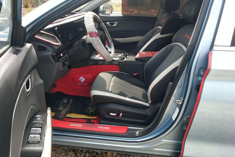 Used Baojun RC-6 2019 1.5T CVT 24-Hour Online Flagship Edition Driver Seat