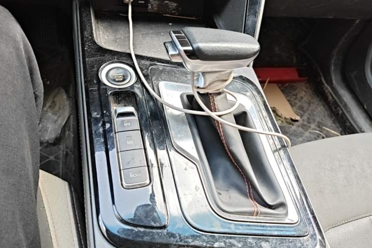 Used Baojun RC-6 2019 1.5T CVT 24-Hour Online Luxury Edition Gear Lever