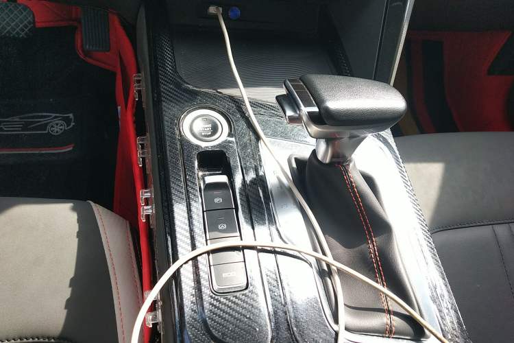 Used Baojun RC-6 2019 1.5T CVT 24-Hour Online Flagship Edition Gear Lever