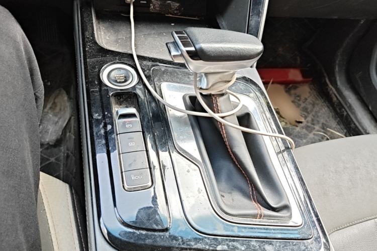 Used Baojun RC-6 2019 1.5T CVT 24-Hour Online Luxury Edition Gear Lever