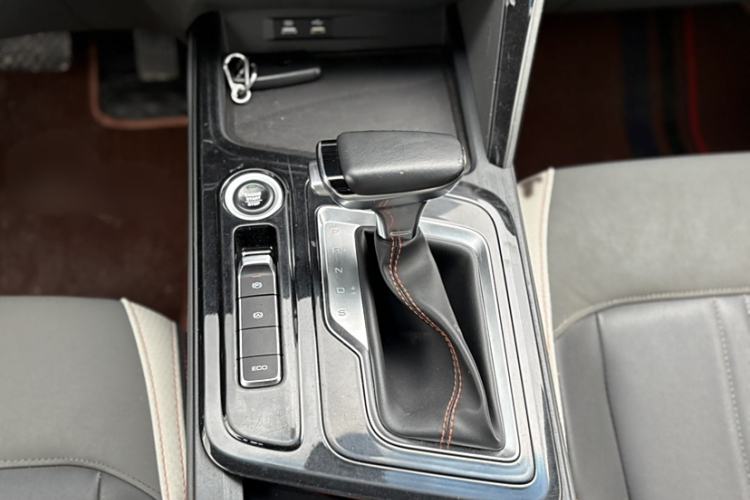 Used Baojun RC-6 2019 1.5T CVT 24-Hour Online Luxury Edition Interior 11