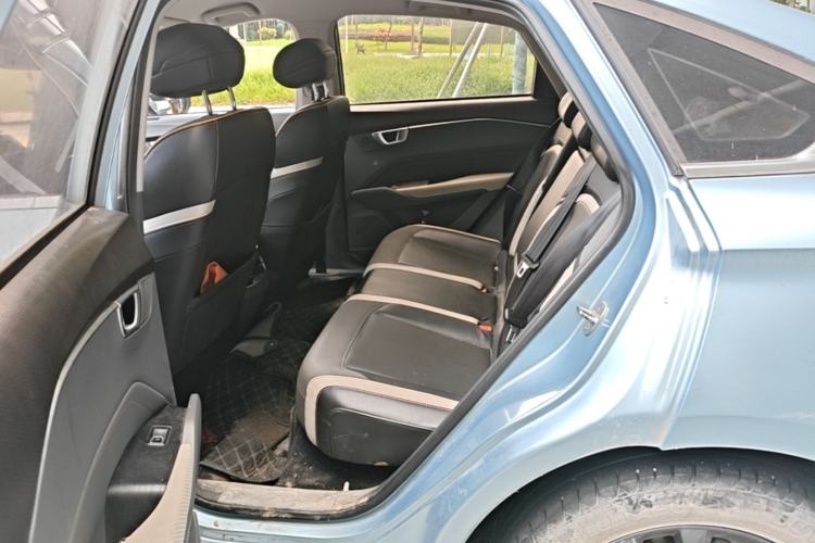 Used Baojun RC-6 2019 1.5T CVT 24-Hour Online Luxury Edition Interior 4