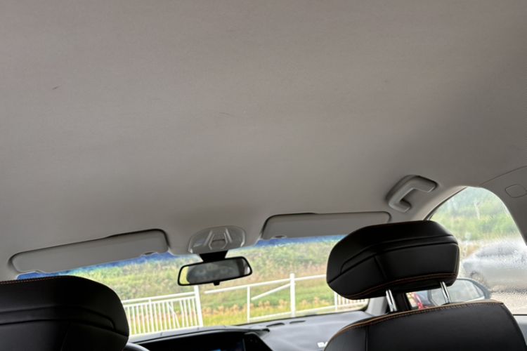 Used Baojun RC-6 2019 1.5T CVT 24-Hour Online Luxury Edition Interior 9